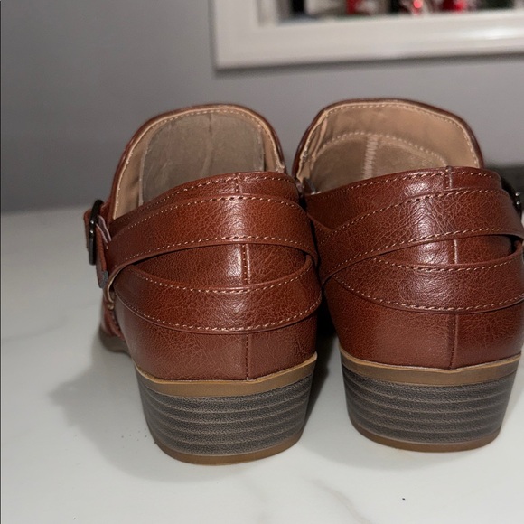 Life Stride Chestnut Ankle Booties - Picture 5 of 8